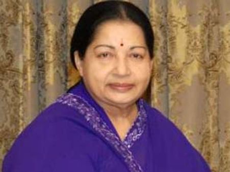 ஜெயலலிதாவுடன் சன் பிக்சர்ஸின் ஆடுகளம் படக் குழுவினர் சந்திப்பு