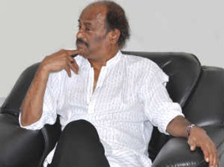 இன்னும் பத்தே நாளில் ரஜினிகாந்த் வீடு திரும்பி விடுவார்-தனுஷ்