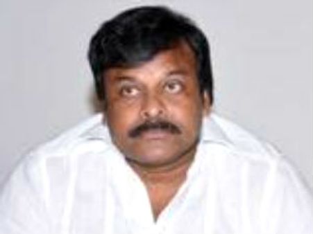 சீரஞ்சீவியைக் காணவில்லை என்று போலீஸில் மாணவர்கள் நூதனப் புகார்