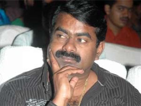 படத் தயாரிப்பாளரை மிரட்டி ரூ. 5 லட்சம் பணம் பறித்தவர் விஜயலட்சுமி-சீமான்