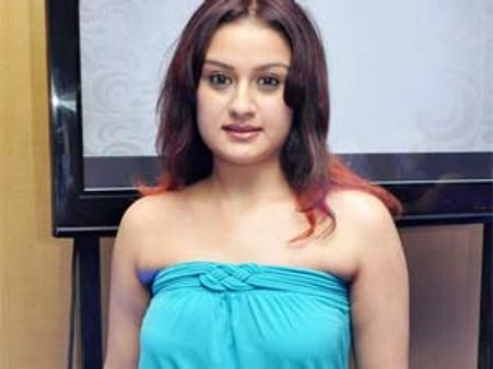 கவர்ச்சி்க்கு மாறிய சோனியா.. கைமேல் கிடைத்த பலன்!