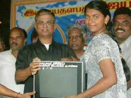 என் பிறந்தநாளை கொண்டாட வேண்டாம்: விஜய் வேண்டுகோள்