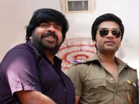 மாணவ மாணவியருக்கு ஒஸ்தி படக்குழு சார்பில் ரொக்கப்பரிசு