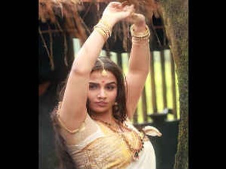 சில்க் வேடத்தில் குளியல்... வித்யா பாலனுக்கு வந்த 'சோதனை'!