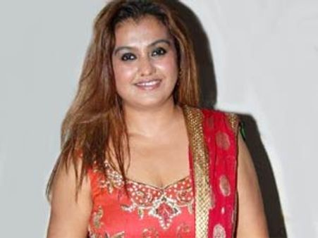 விஜய்யிடம் அரசியல் 'புகலிடம்' கோரும் சோனா!