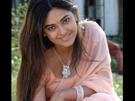 ஆபாச மெயில் அனுப்பியவனை சும்மா விடக் கூடாது-கொதிக்கும் நிலா!