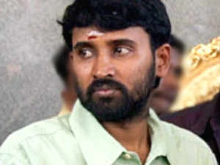 இயக்குநர் திருமலை வீட்டில் பெண்ணை கட்டிப் போட்டு நகை கொள்ளை!