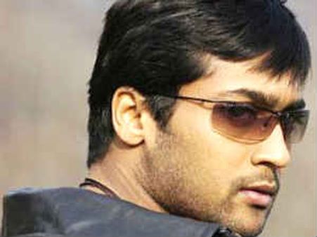 மக்கள் இயக்கம் துவங்கும் சூர்யா!!