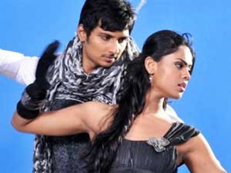 முகமூடியில் ஜீவா!