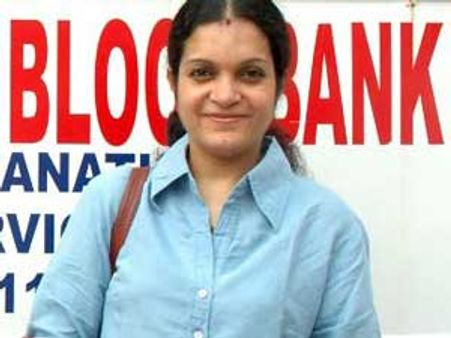 பூசணிக்காய் உடைப்பதற்கு பதில்.... ரத்ததானம் செய்த '180' படக்குழு !