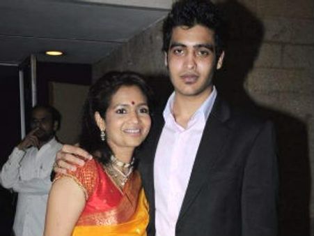 மும்பை கோக்கைன் போதை விருந்தில் நடிகர் வினோத் கன்னா மகன்: போலீஸ் தகவல்