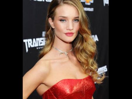 இளவரசர் ஹாரி எனக்குத்தான் பொருத்தம்-சொல்கிறார் இங்கிலாந்து மாடல் ரோசி!