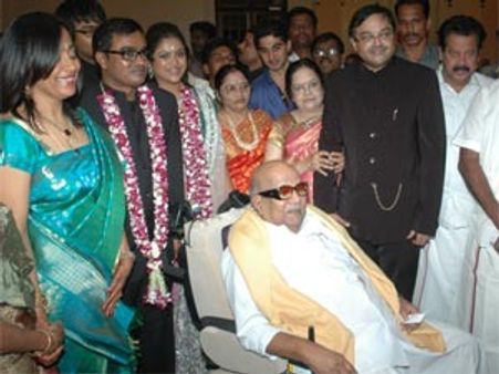 செல்வராகவன் திருமண வரவேற்பு: கருணாநிதி நேரில் வாழ்த்து