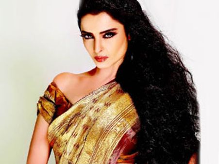 நடிகை ரேகாவின் ஆசையை நிறைவேற்றுவாரா சிரஞ்சீவி?