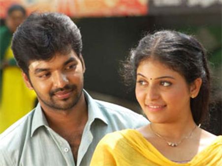 முருகதாஸ் படப்பிடிப்பில் ஆசிட் வீச்சு... துணை நடிகர்கள் பாதிப்பு!