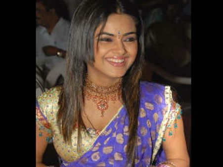 கள்ளக்காதலரின் மனைவி கொலை-கைதாகிறார் நடிகை நிலா