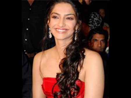 ஸ்வீட்ஹார்ட் 'நீல்', டார்லிங் 'சோனம்': டுவிட்டரில் பாராட்டு மழை