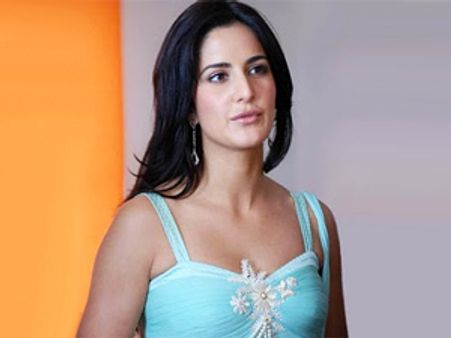 நான் பாதி இந்தியர் என்றால் ராகுல் காந்தி யார்?- கத்ரீனா கேள்வி