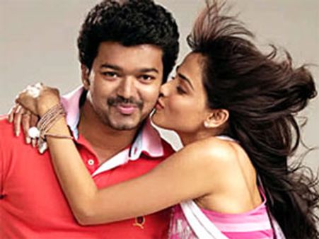 எகிறும் வேலாயுதம் பட்ஜெட்.... பதறும் ஆஸ்கர் ரவிச்சந்திரன்!