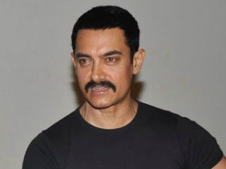 ஆபாச பாட்டு... அமீர் கானுக்கு நோட்டீஸ்!