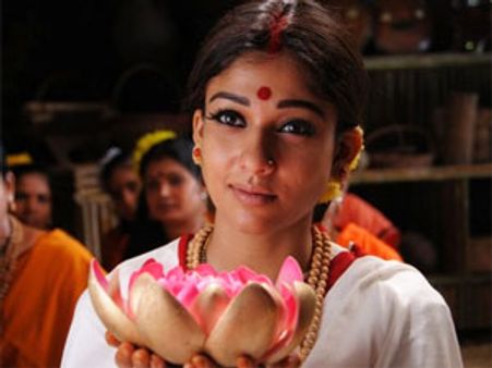 நயனதாராவின் உதட்டோர மச்சத்தை கிராபிக்ஸ் போர்வை போட்டு மூடிய இயக்குநர்