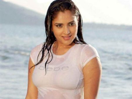 வயித்தெரிச்சலில் வதந்தியைப் பரப்புகிறார்கள்: குத்து ரம்யா குமுறல்