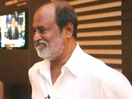 காஞ்சி காமாட்சி அம்மன் கோவிலில் ரஜினிக்கு சிறப்புப் பூஜை!