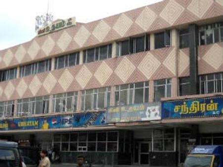 உதயம் தியேட்டரில் குண்டு மிரட்டல்... அலறிடித்து ஓடிய ரசிகர்கள்!