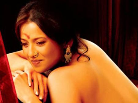 மானமே போச்சு... 1 கோடி நஷ்ட ஈடு கொடுங்க! - நடிகை ரீமாசென்