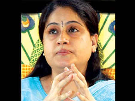 தெலுங்கானா இல்லேன்னா நானும் சந்திரசேகர் ராவும் தற்கொலை பண்ணிக்குவோம்! - விஜயசாந்தி