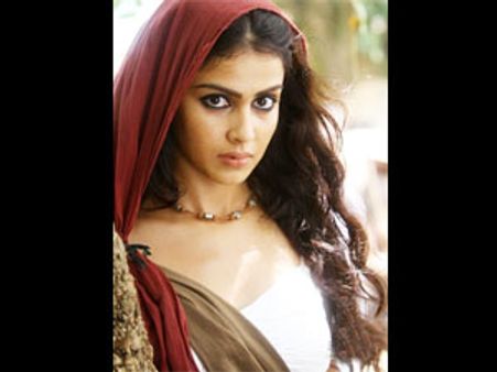 மலையாளத்திலிருந்து தமிழுக்கு டப் ஆகி வரும் உருமி