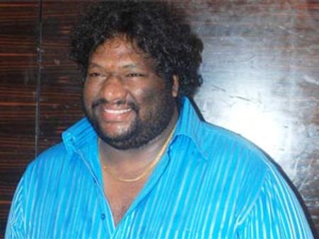 புலிவேஷம் என் இசை வாழ்க்கைக்கு திருப்புமுனை! - ஸ்ரீகாந்த் தேவா சிறப்புப் பேட்டி