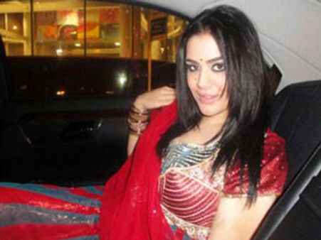 மகளின் பாலிவுட் ஆசைக்கு சஞ்சய் தத் 'தடா'!