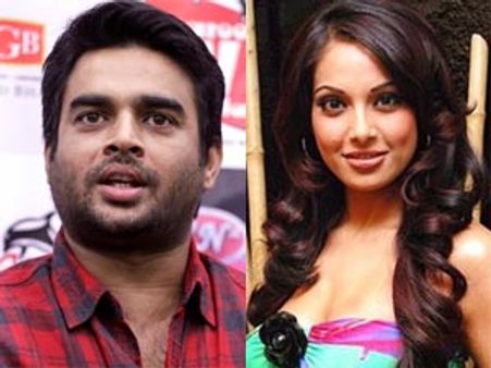 அன்னா ஹசாரே விவகாரம்.... போலீசுக்கு நடிகர் மாதவன், நடிகை பிபாஷா பாசு கண்டனம்