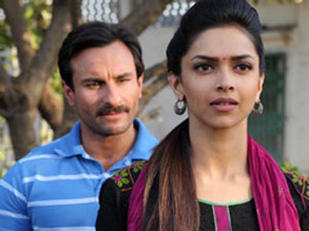 நாடு முழுவதும் தடங்கல்கள், தடைகளைக் கடந்து ஆரக்ஷன் வசூல் மழை