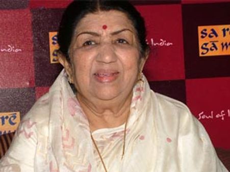 ஹஸாரேவுக்கு லதா மங்கேஷ்கர், தெலுங்கு நடிகர்கள் ஆதரவு!