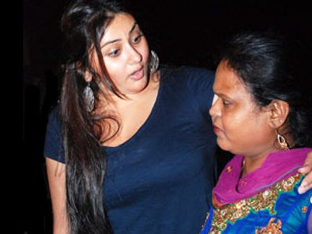 நமீதா - சேரன் மோதல்!