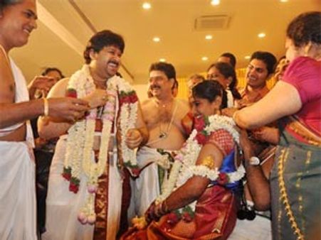 எஸ்வி சேகர் மகன் திருமணம்... திரையுலகினர் வாழ்த்து!