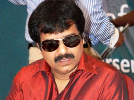 நாடு முழுக்க ஹஸாரே கதிர்வீச்சு! - விவேக் பேச்சு