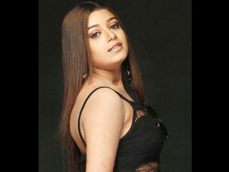 நடிக்க வந்தாச்சுன்னா... சாயா 'பலே' பதில்!