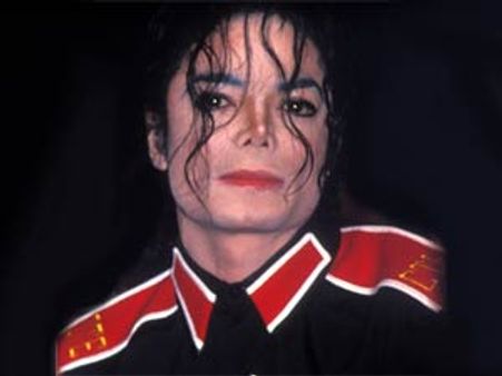 மைக்கேல் ஜாக்சனின் தோல் மருத்துவரிடம் விசாரிக்க நீதிமன்ற தடை