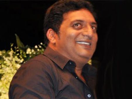 மாற்றானிலிருந்து பிரகாஷ்ராஜ் நீக்கம்!