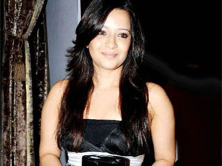 ஓட்டல் அதிபருடன் காதல் திருமணம்: அதிகாரப்பூர்வமாக அறிவித்தார் ரீமாசென்!