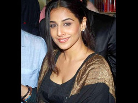 தமிழ் படமா?: நைசாக நழுவும் வித்யா பாலன்!