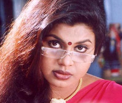 விசித்ராவின் தந்தை முகமூடிக் கொள்ளையர்களால் அரிவாளால் வெட்டிக் கொலை- கமல் படத்தில் நடித்தவர்