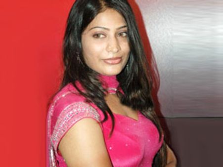 ஷூட்டிங் இல்லைனா குளு, குளு இடங்களுக்கு ஓடிவிடுவேன்: விஜயலட்சுமி