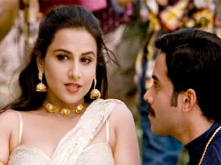 சில்க் ஸ்மிதா பற்றிய படத்தில் ரஜினிக்கு அவமதிப்பா? - கொதிப்பில் ரசிகர்கள்