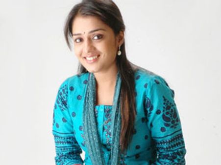 பர்வதம்மா தலையீடு... நிகிதா மீதான தடை நீக்கம்! - அறிவித்தது தயாரிப்பாளர் சங்கம்