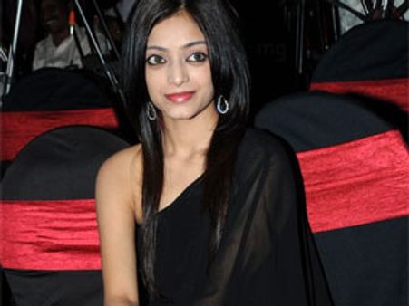 செல்போனில் பேசப் பயப்படும் ஜனனி!