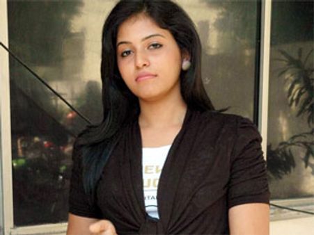 குரு வசந்தபாலனுக்காக அரவாணில் நடிக்கும் அஞ்சலி